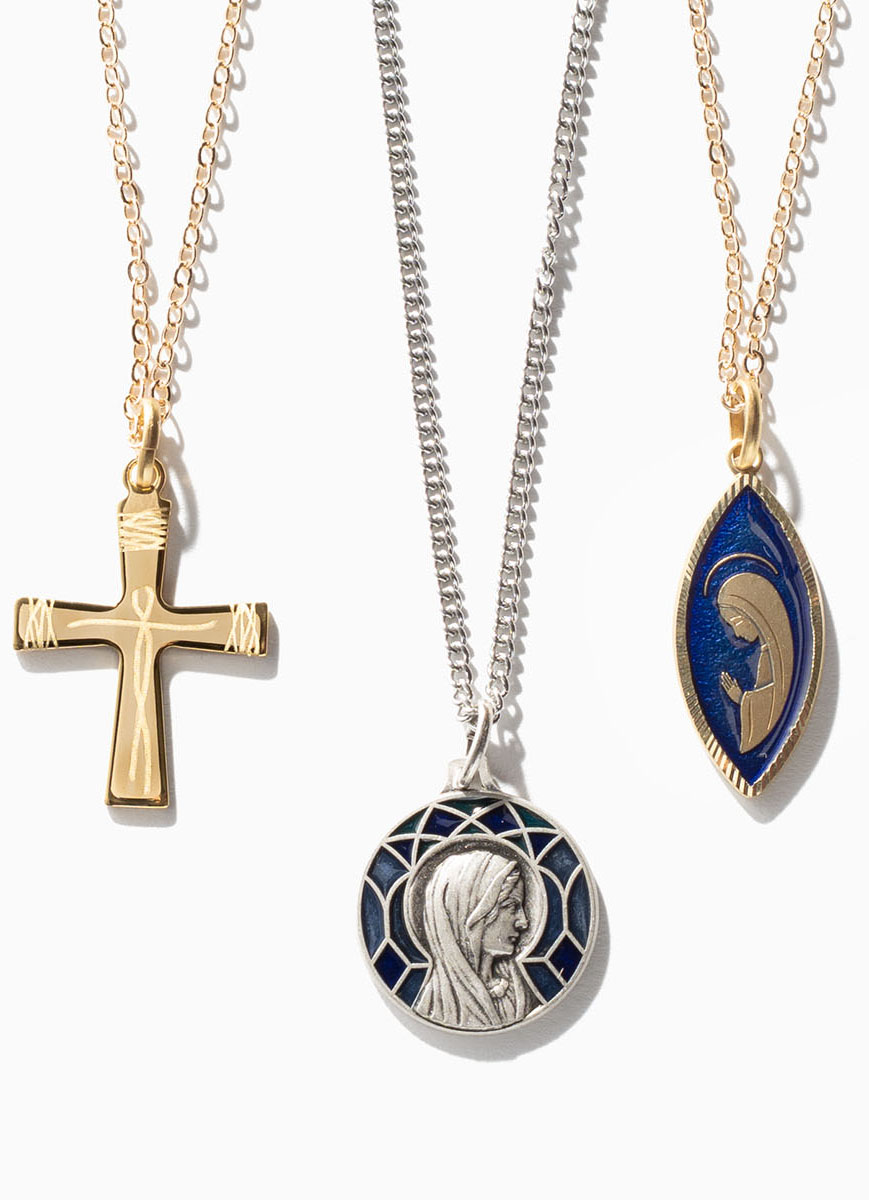 Pendants with chain, made in France